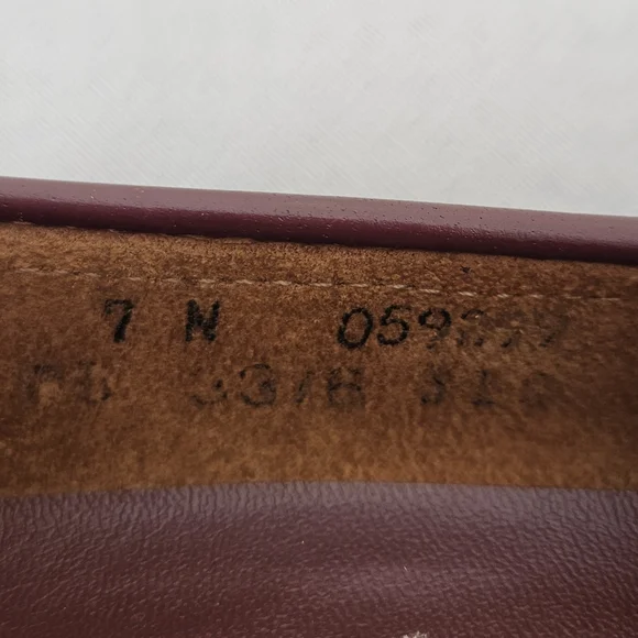 Etienne Aigner Burgundy Leather Penny Loafers Vintage 7N Narrow - Picture 12 of 14